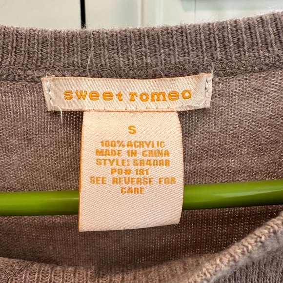 Sweet Romeo Sweater - Picture 2 of 3